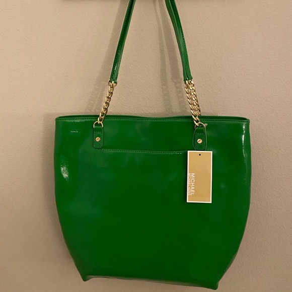 MICHAEL Michael Kors Handbags - NWT Michael Michael Kors Jet Set Shoulder Bag